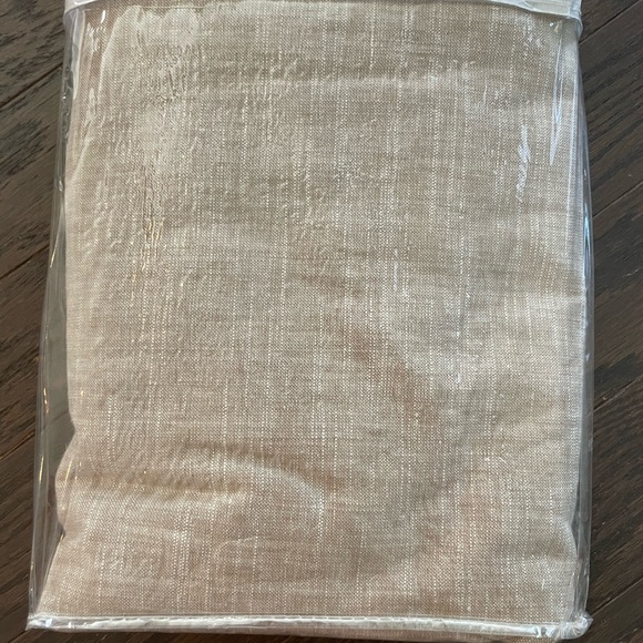 NWOT Potter Barn Emery Curtains - Picture 4 of 5